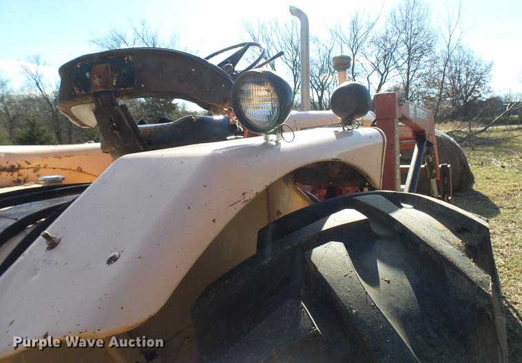 image for item DX9329 Case 930-931 tractor