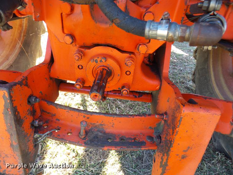 image for item DX9329 Case 930-931 tractor