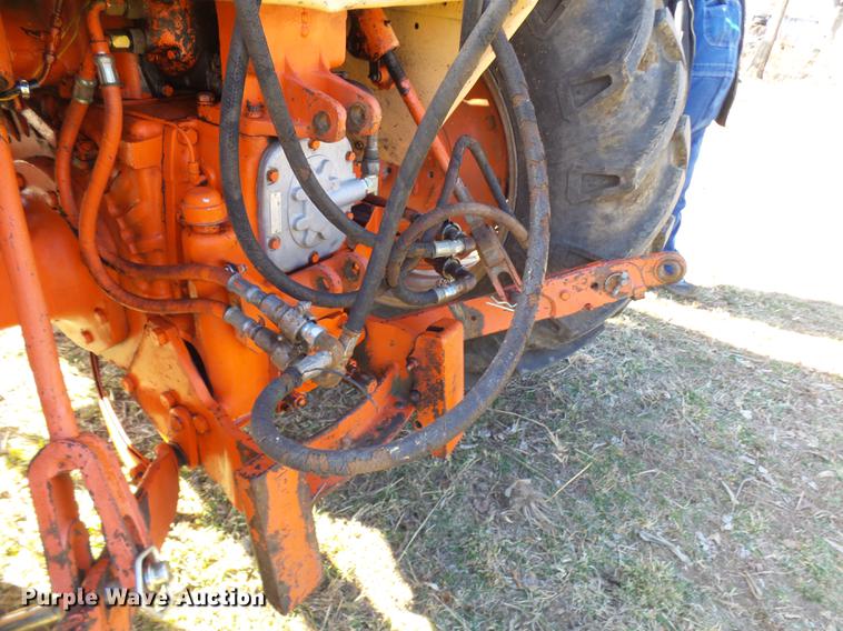 image for item DX9329 Case 930-931 tractor