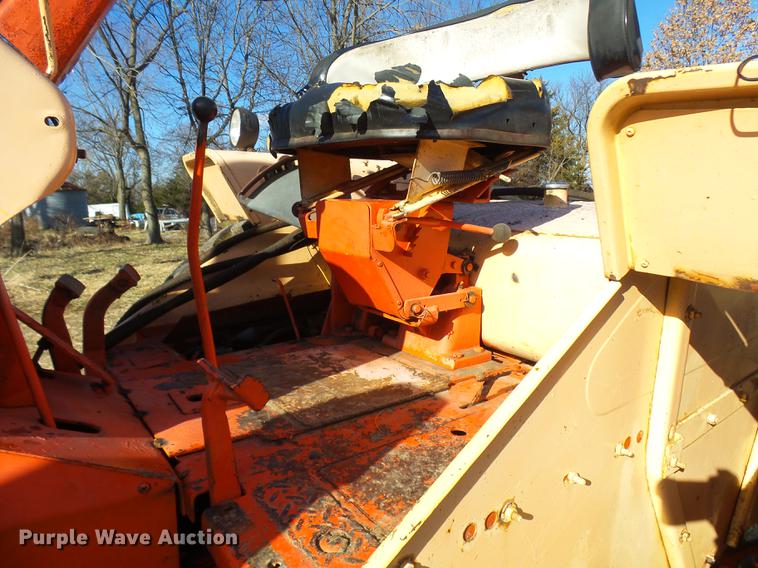 image for item DX9329 Case 930-931 tractor