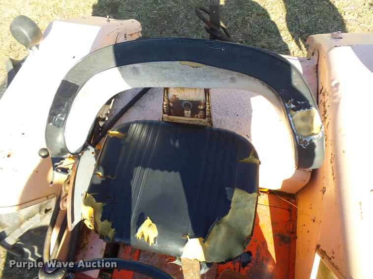 image for item DX9329 Case 930-931 tractor