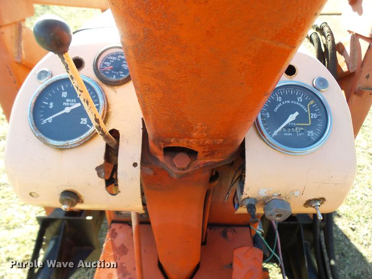 image for item DX9329 Case 930-931 tractor