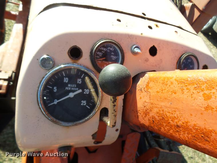 image for item DX9329 Case 930-931 tractor