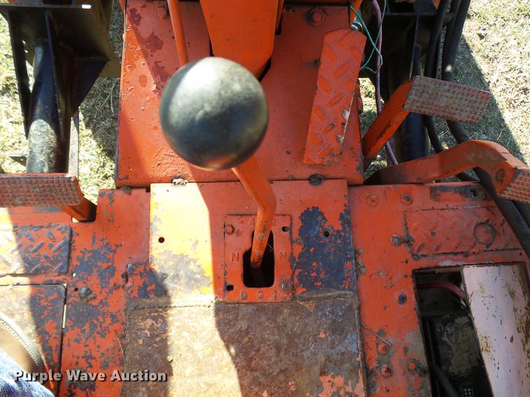 image for item DX9329 Case 930-931 tractor