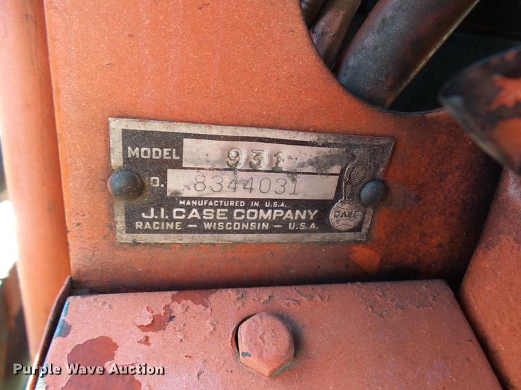 image for item DX9329 Case 930-931 tractor