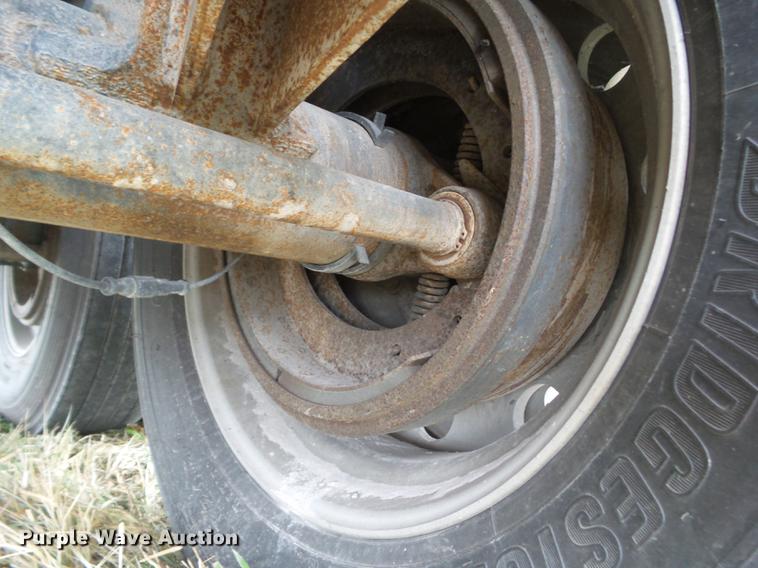 image for item DZ9125 2014 Timpte Super Hopper 4066 double hopper grain trailer