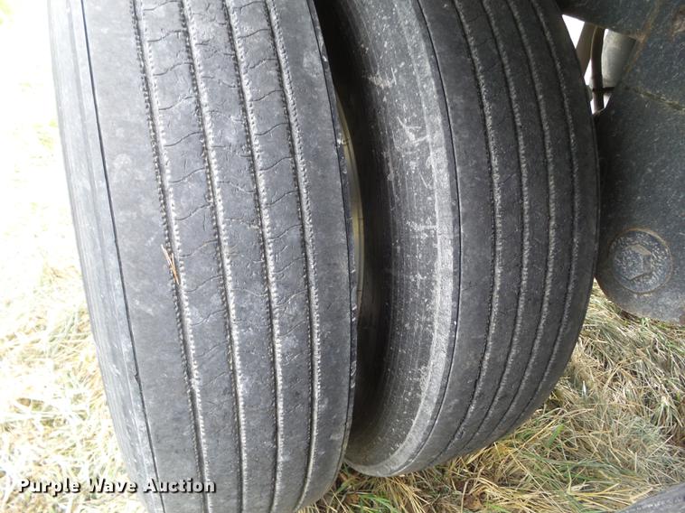 image for item DZ9125 2014 Timpte Super Hopper 4066 double hopper grain trailer