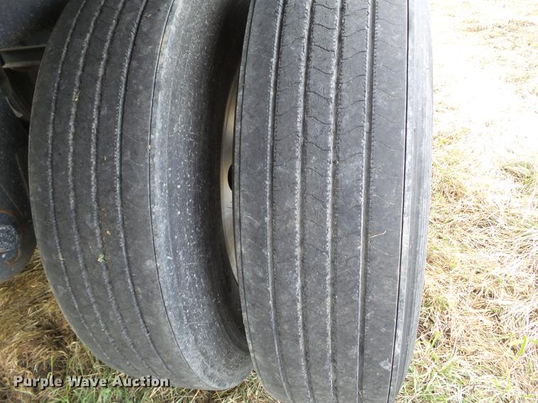 image for item DZ9125 2014 Timpte Super Hopper 4066 double hopper grain trailer