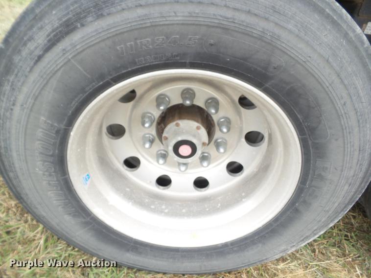 image for item DZ9125 2014 Timpte Super Hopper 4066 double hopper grain trailer