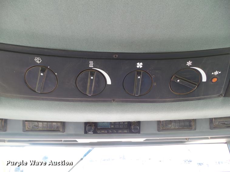 image for item DZ9141 1989 Case IH 7140 MFWD tractor