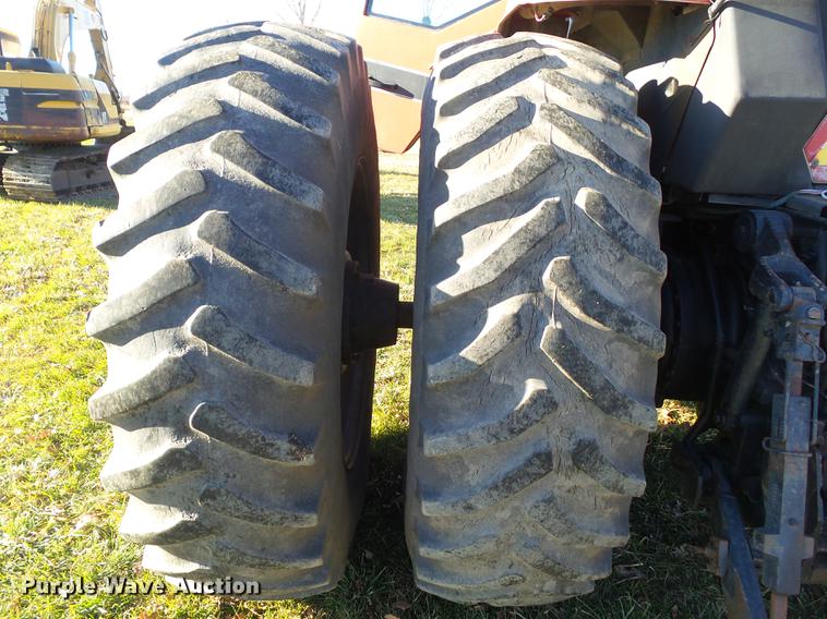 image for item DZ9141 1989 Case IH 7140 MFWD tractor