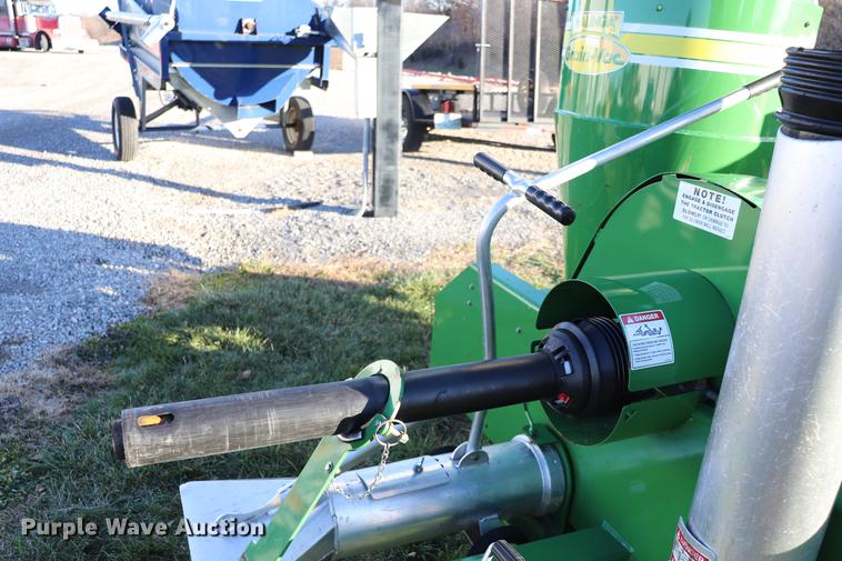 image for item EC9289 2015 Walinga 7614 grain vacuum