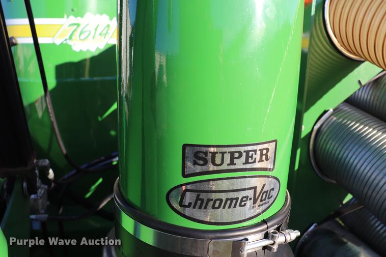 image for item EC9289 2015 Walinga 7614 grain vacuum