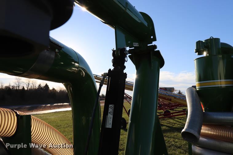 image for item EC9289 2015 Walinga 7614 grain vacuum