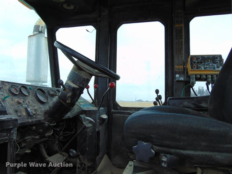 image for item EE9306 1977 Steiger Panther III ST350 4WD tractor