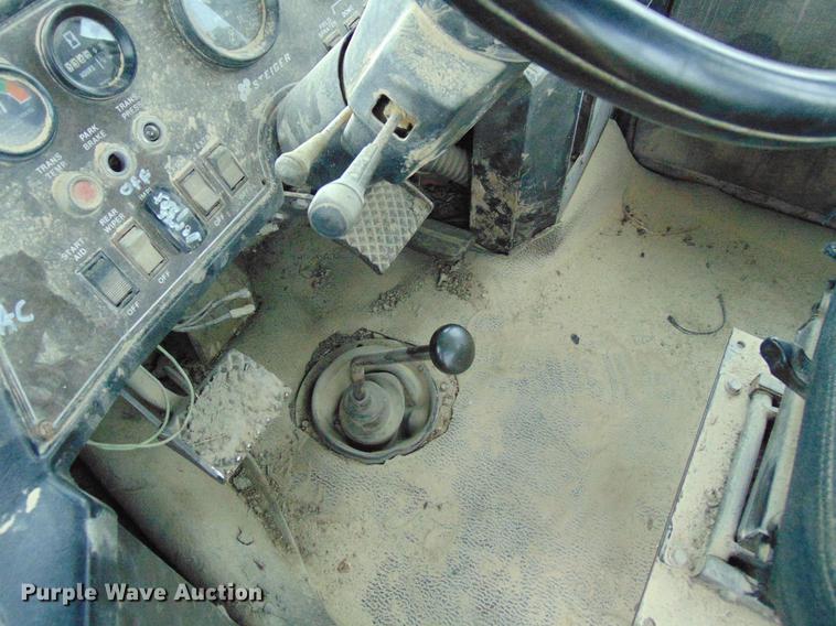 image for item EE9306 1977 Steiger Panther III ST350 4WD tractor