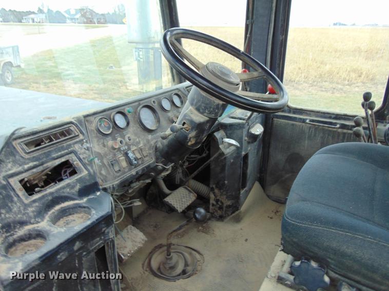 image for item EE9306 1977 Steiger Panther III ST350 4WD tractor