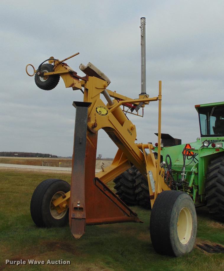 image for item EE9307 2012 Johnson tile plow