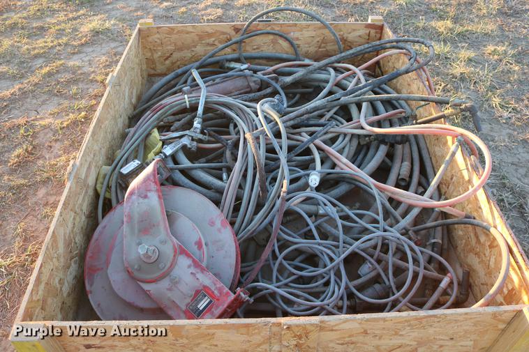 image for item EE9890 Lincoln oil gun dispenser