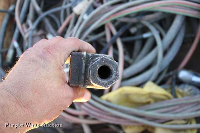 image for item EE9890 Lincoln oil gun dispenser