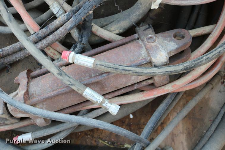 image for item EE9890 Lincoln oil gun dispenser