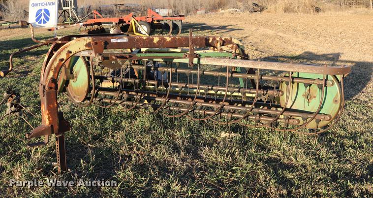 image for item EE9895 John Deere 640 hay rake