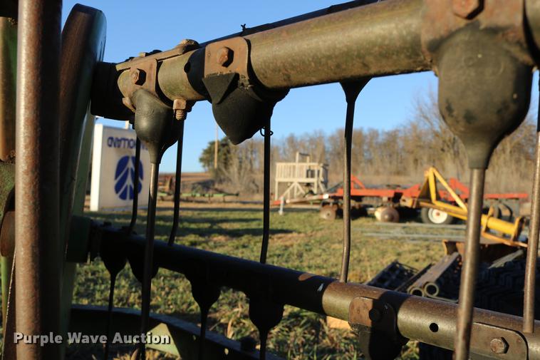 image for item EE9895 John Deere 640 hay rake