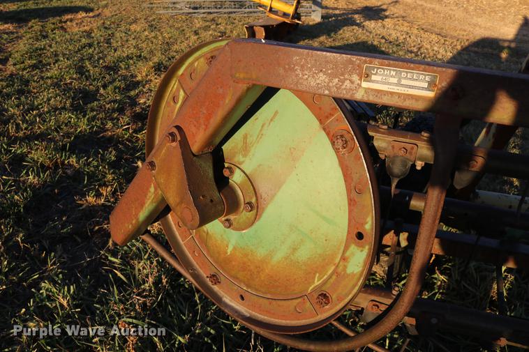 image for item EE9895 John Deere 640 hay rake