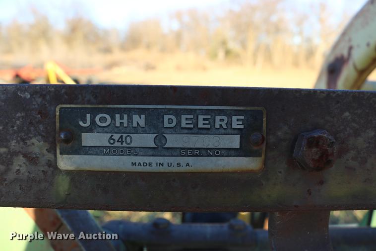 image for item EE9895 John Deere 640 hay rake