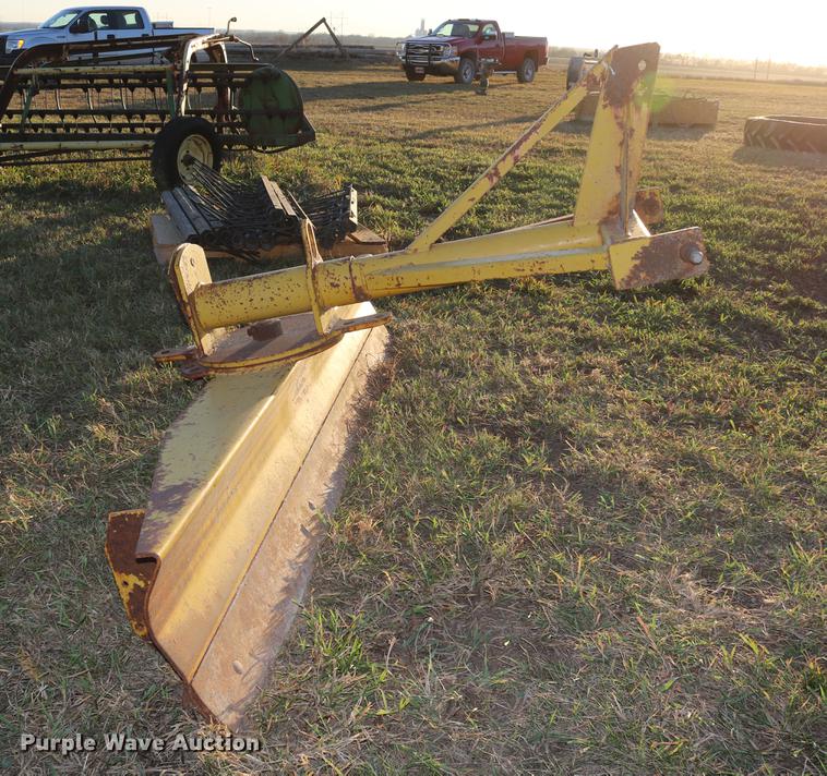 image for item EE9897 Blade