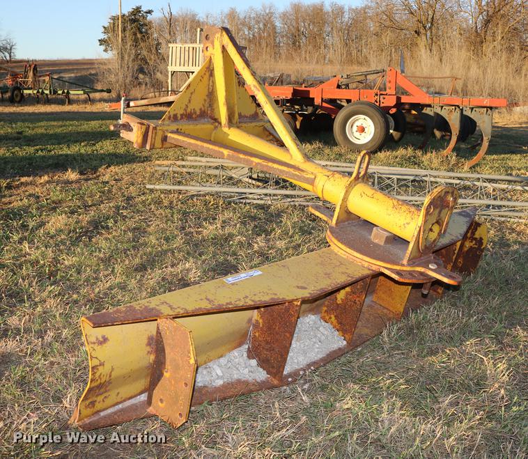 image for item EE9897 Blade