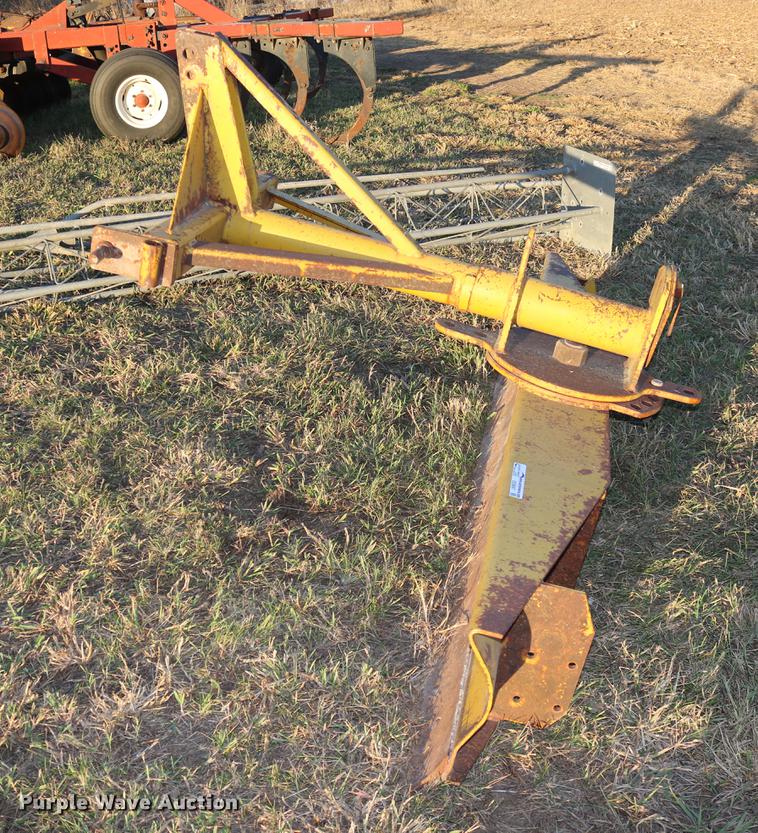 image for item EE9897 Blade