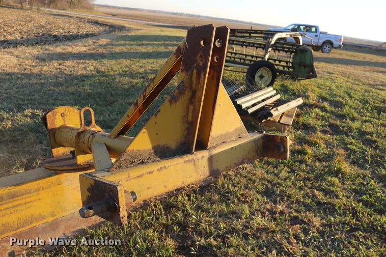 image for item EE9897 Blade