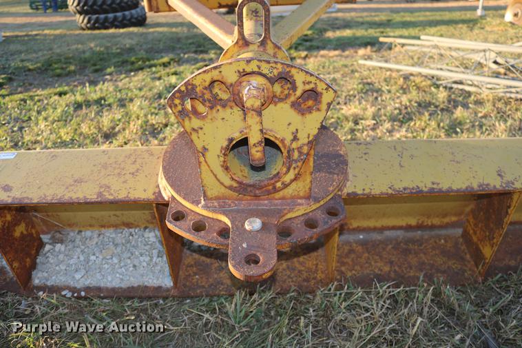 image for item EE9897 Blade