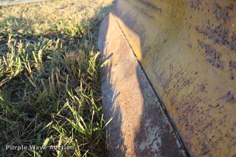 image for item EE9897 Blade