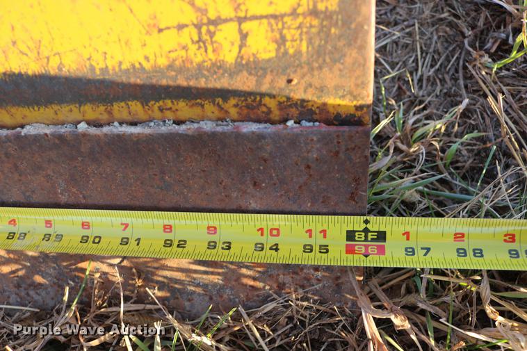 image for item EE9897 Blade