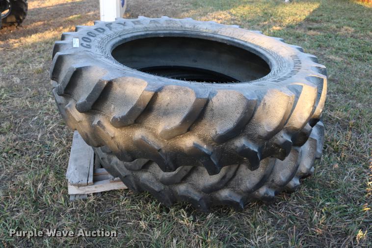 image for item EE9899 (2) Goodyear Ultratorque DT712 radial tires