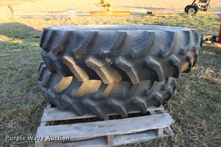 image for item EE9899 (2) Goodyear Ultratorque DT712 radial tires