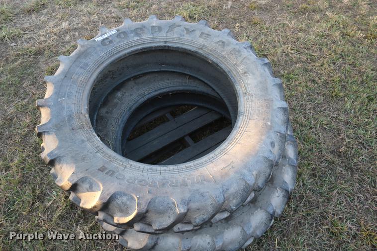 image for item EE9899 (2) Goodyear Ultratorque DT712 radial tires