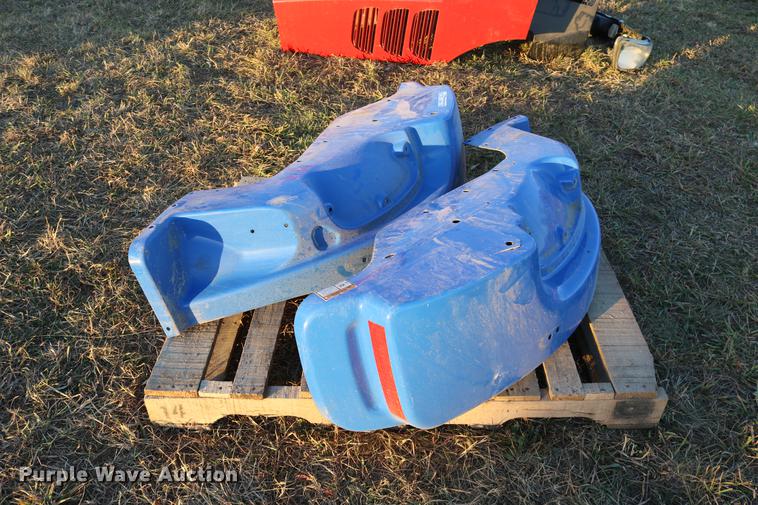 image for item EE9901 New Holland rear fender