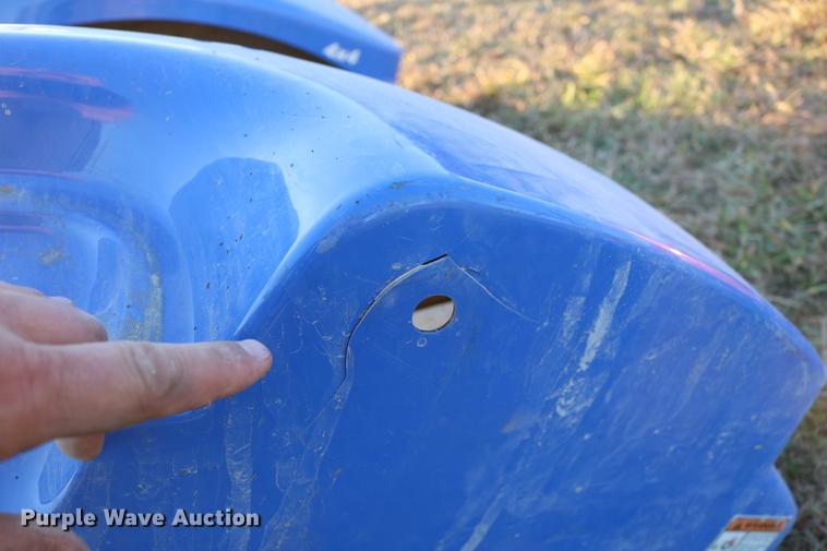 image for item EE9901 New Holland rear fender