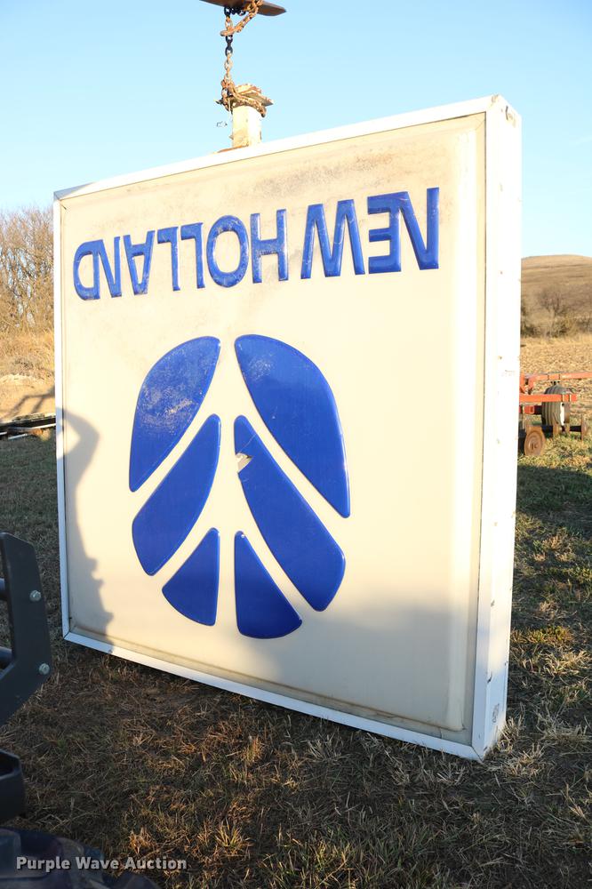 image for item EE9903 Heath & Company New Holland sign