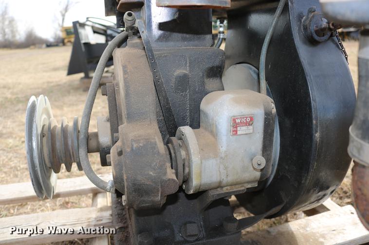 image for item EE9911 Wisconsin AHH single cylinder gas engine