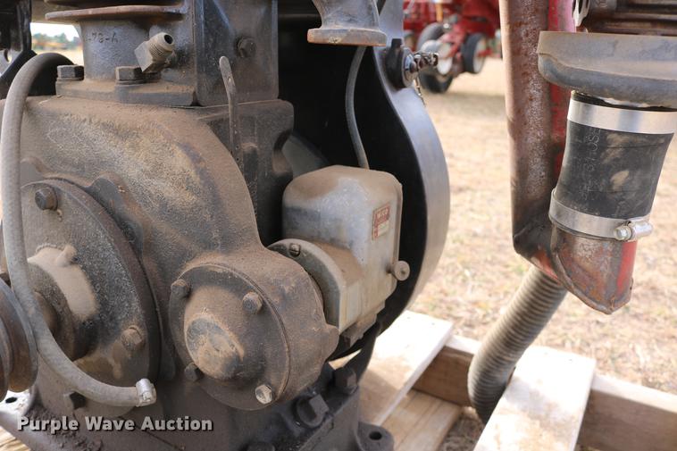 image for item EE9911 Wisconsin AHH single cylinder gas engine