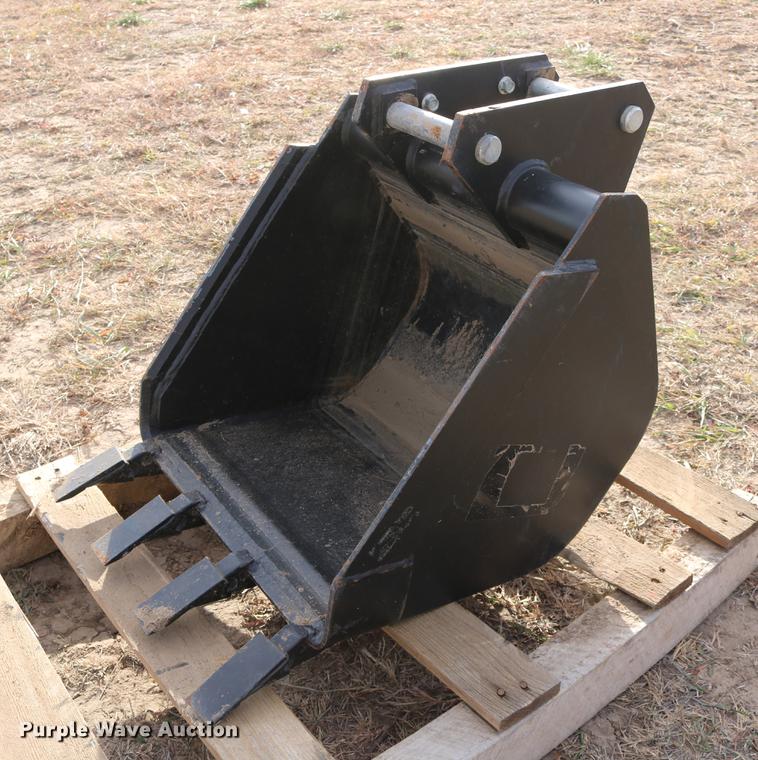 image for item EE9912 19"W bucket