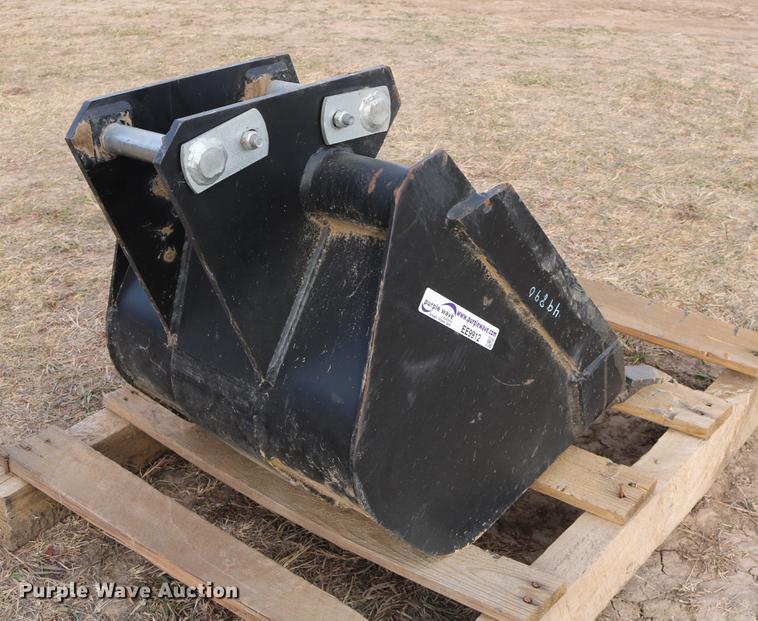 image for item EE9912 19"W bucket