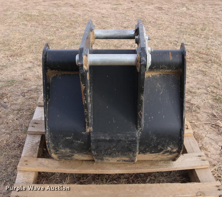 image for item EE9912 19"W bucket