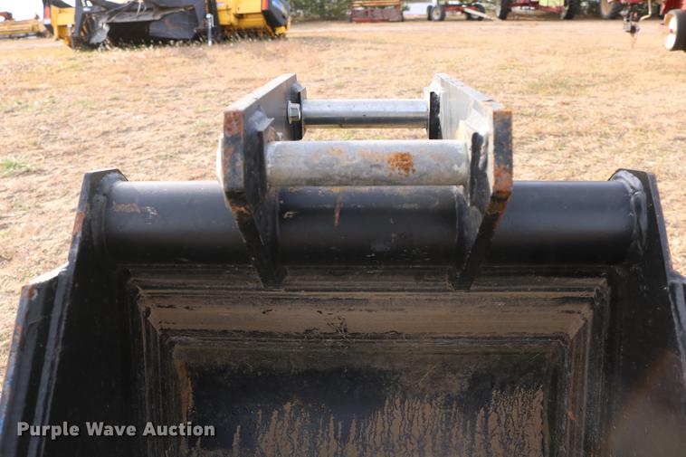 image for item EE9912 19"W bucket