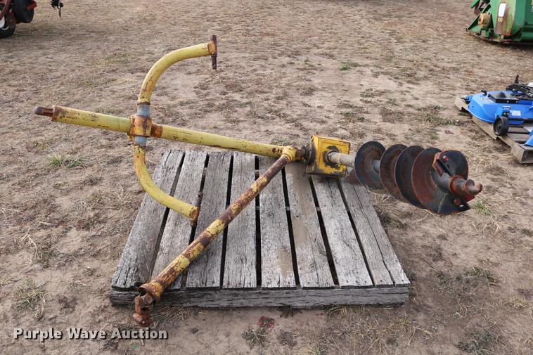 image for item EE9914 J&S Foundry post hole auger