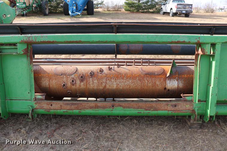 image for item EE9918 1996 John Deere 930 rigid head